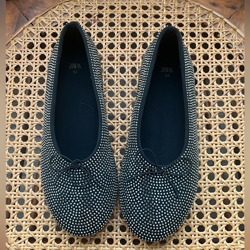 NEVER WORN Zara girls shoes size 32 or 13 kids